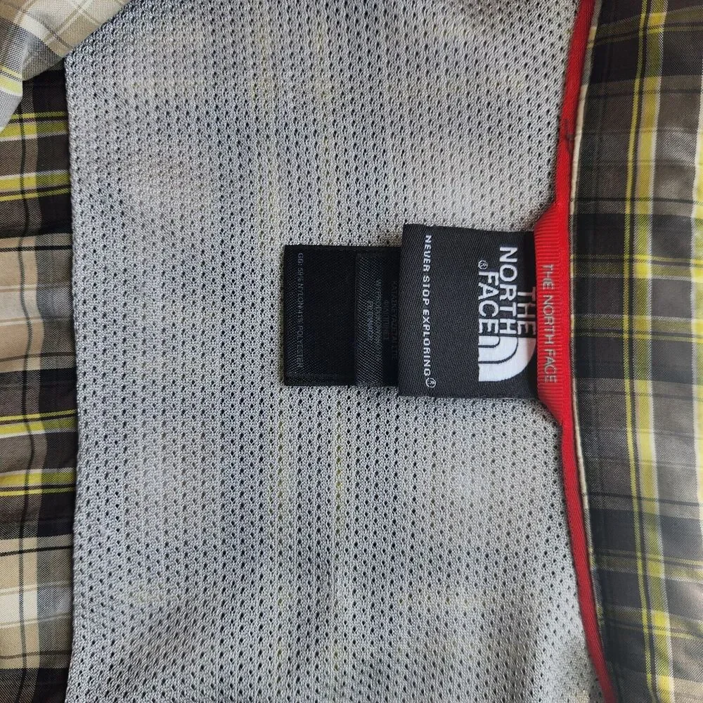 The North Face Mens Medium Shirt NSE Size M Plaid Short Sleeve‎ Hiking Travel